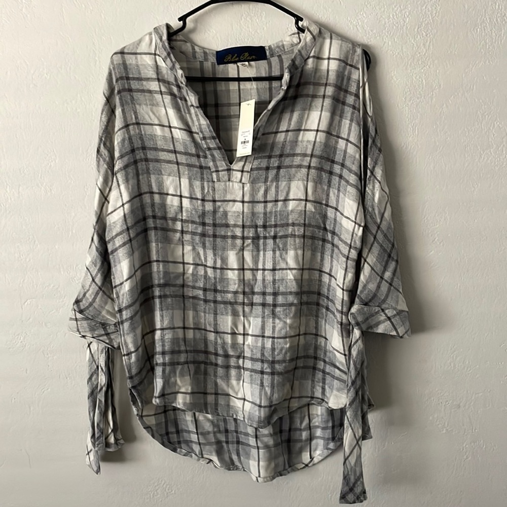 NEW WITH TAGS FRANCHESCAS CHECKERED 3/4 CUT SHOULDER CUT OUT BLOUSE S: M